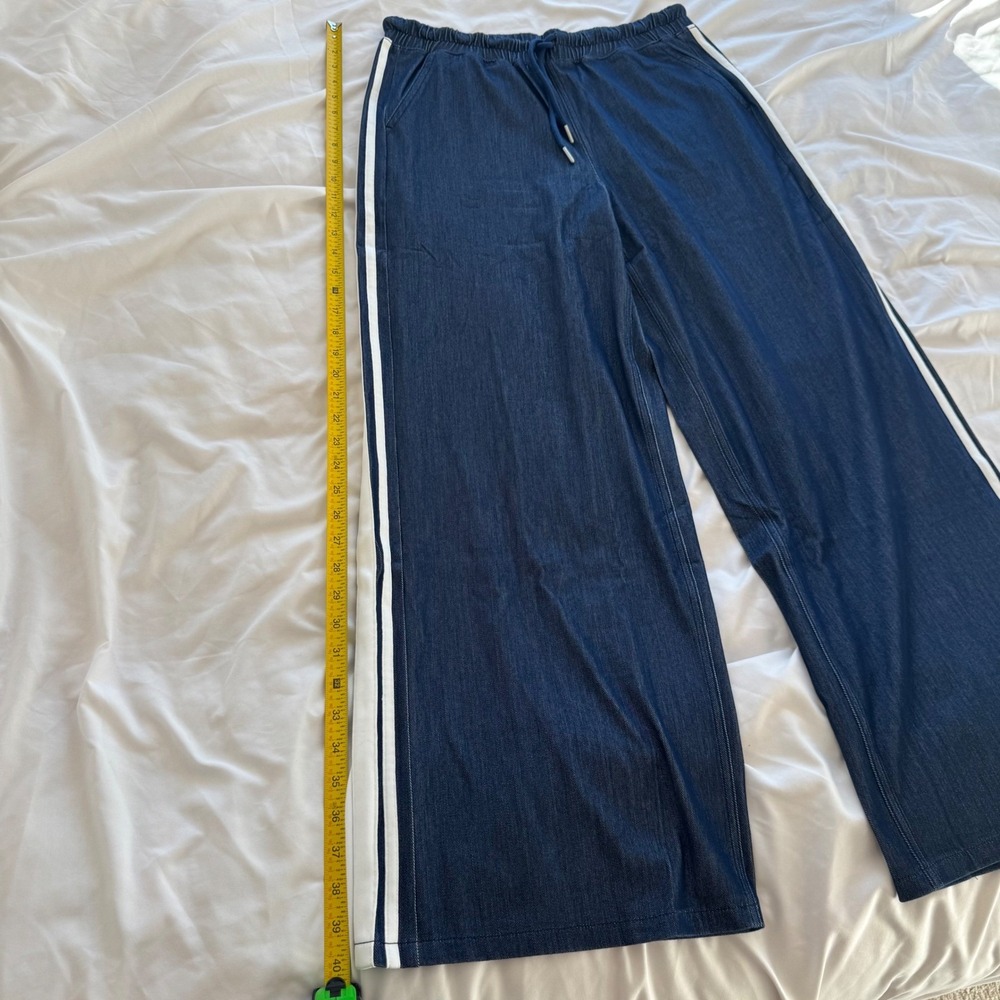 💙👖HALARA Navy Wide Leg Track Pants with White Side Stripes - Picture 8 of 11